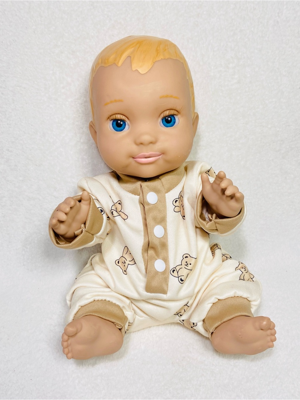 2010 Luvabella Magic Mealtime Mia Interactive Feeding Baby Girl Doll Spinmaster